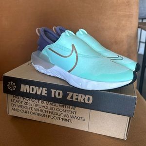 Nike React Flow, Brand New, 4Y